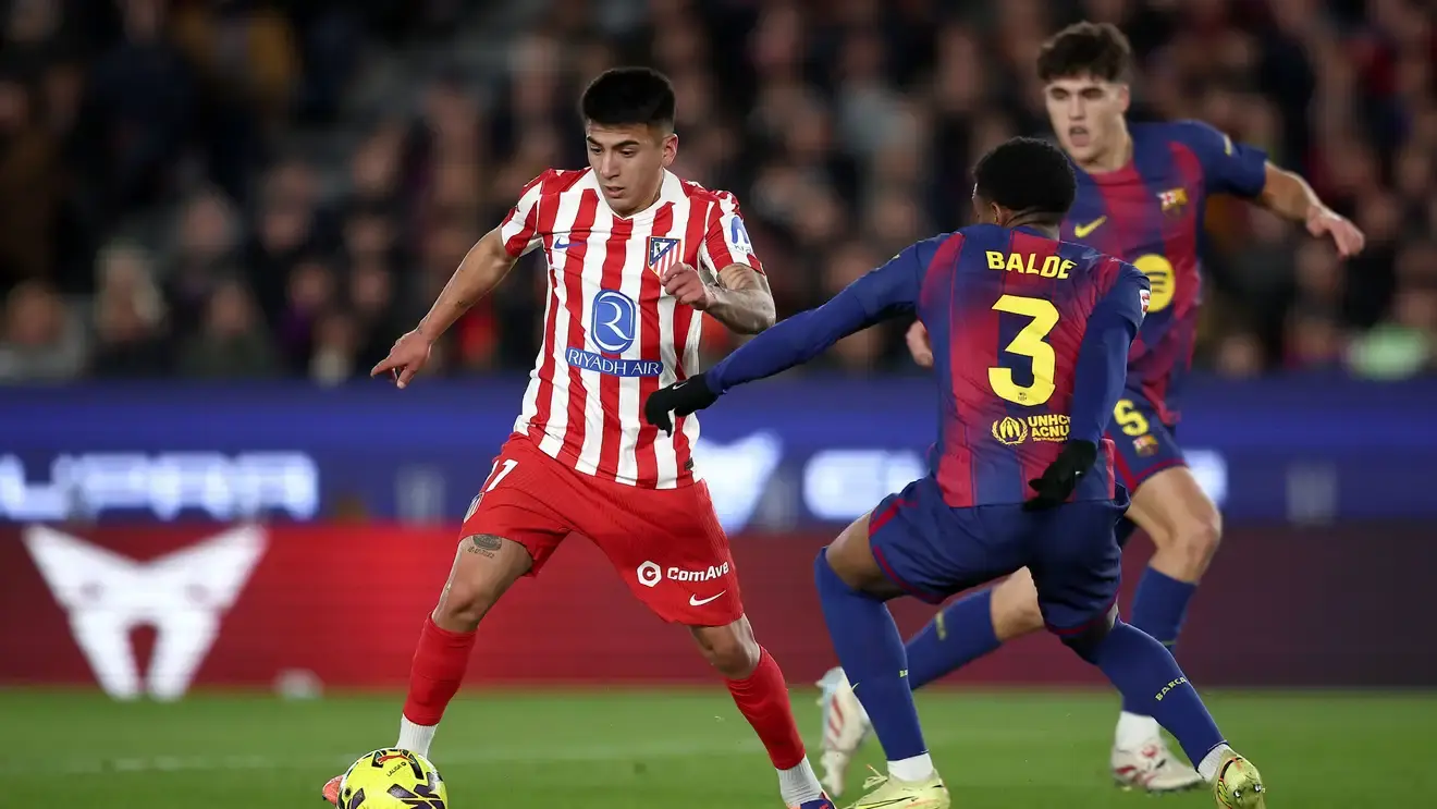 برشلونة يواصل انتصاراته ويهزم أتلتيكو مدريد بثلاثية تؤمن صدارته لليجا