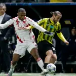 أولمبياكوس ينتزع أول فوز في دوري الأبطال ويُبقي آماله قائمة بصعوبة