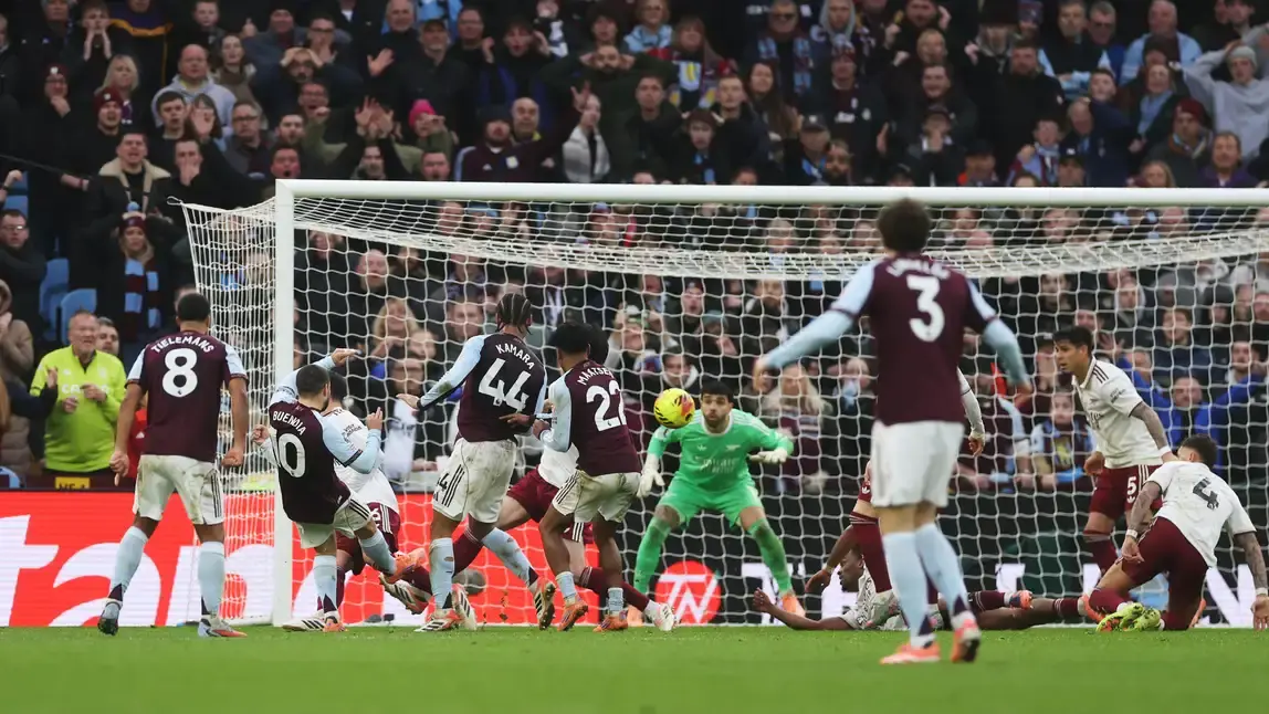 أستون فيلا يصعق آرسنال بهدف قاتل ويشعل صراع صدارة الدوري الإنجليزي