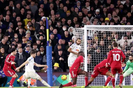 ليفربول يهدر انتصارًا محققًا ويكتفي بالتعادل مع ليدز في الوقت القاتل