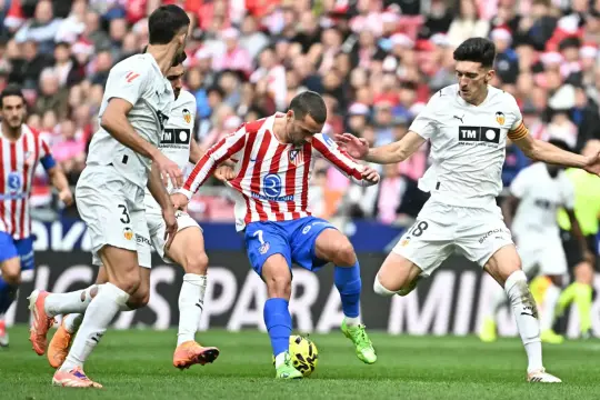 أتلتيكو مدريد يقلب الطاولة على فالنسيا ويضغط على برشلونة وريال مدريد