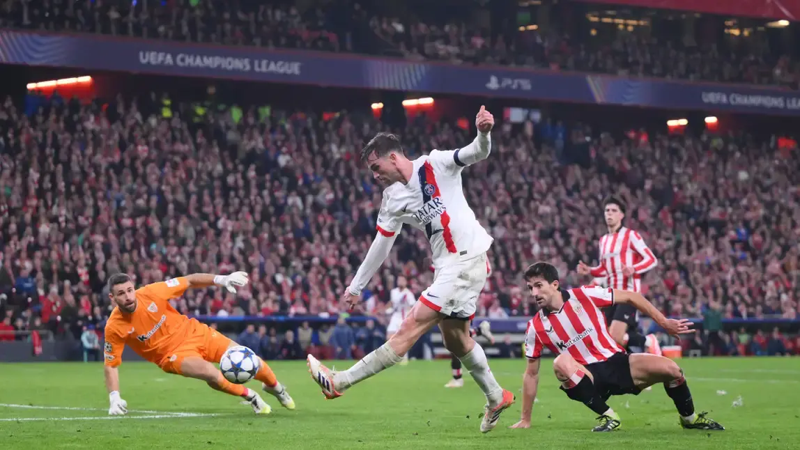 الحارس سيمون يتألق ويمنع أهداف باريس سان جيرمان في مواجهة الجولة السادسة