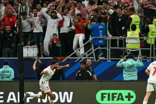 الأردن يبلغ نهائي كأس العرب بعد فوز مثير على السعودية