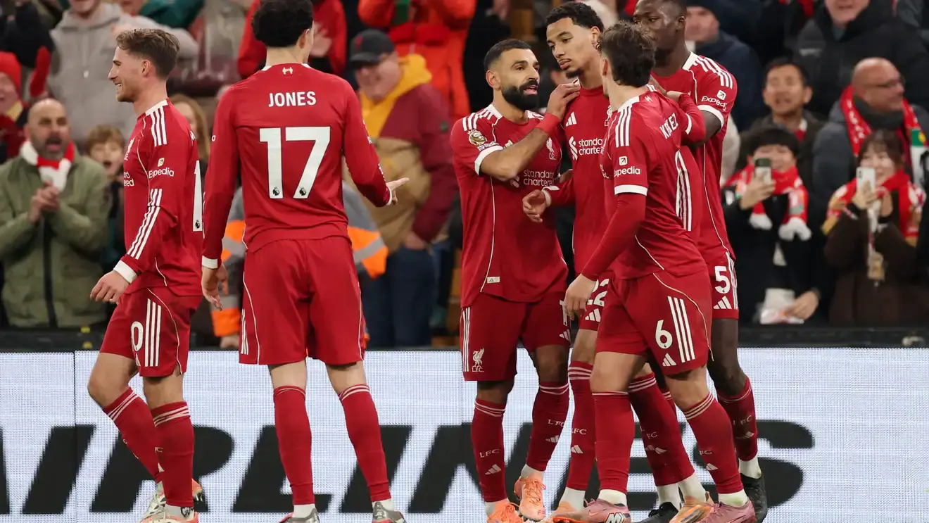 إيكيتيكي يقود الريدز للانتصار بهدفين ويعيد الفريق للمركز السادس