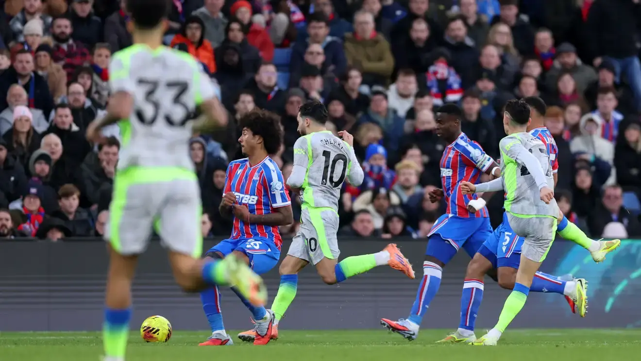 مانشستر سيتي يلاحق آرسنال، فيلا يواصل المنافسة، وسقوط توتنهام ونيوكاسل