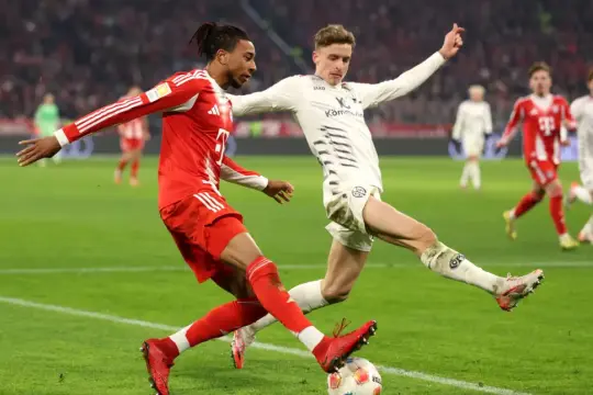 بايرن ميونخ ينجو من خسارة أولى بتعادل قاتل أمام ماينز في البوندسليغا