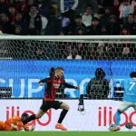 فيديو: نابولي يقصي ميلان بثنائية ويتأهل لنهائي كأس السوبر الإيطالي