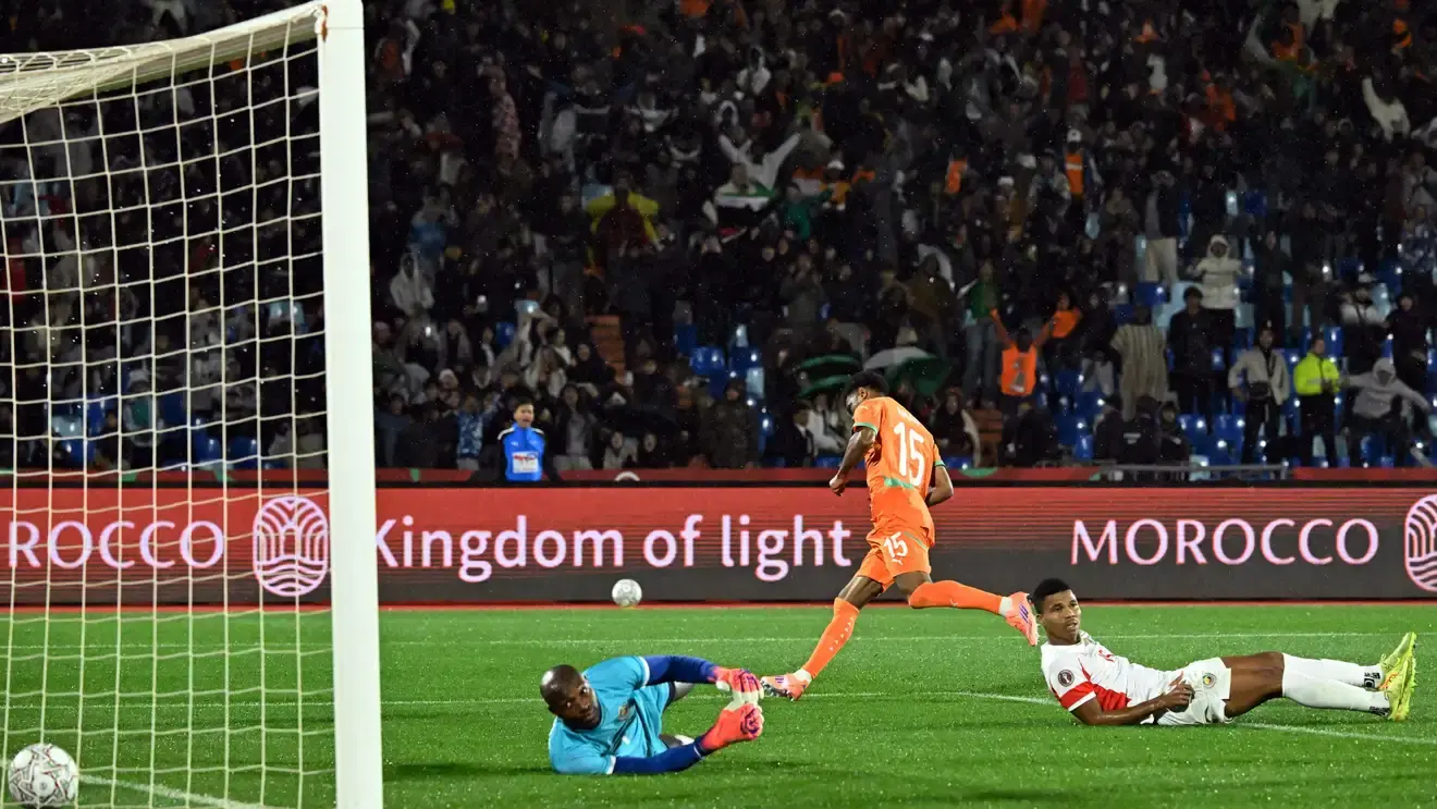 هدف أماد ديالو يمنح الأفيال أول ثلاث نقاط في دور المجموعات