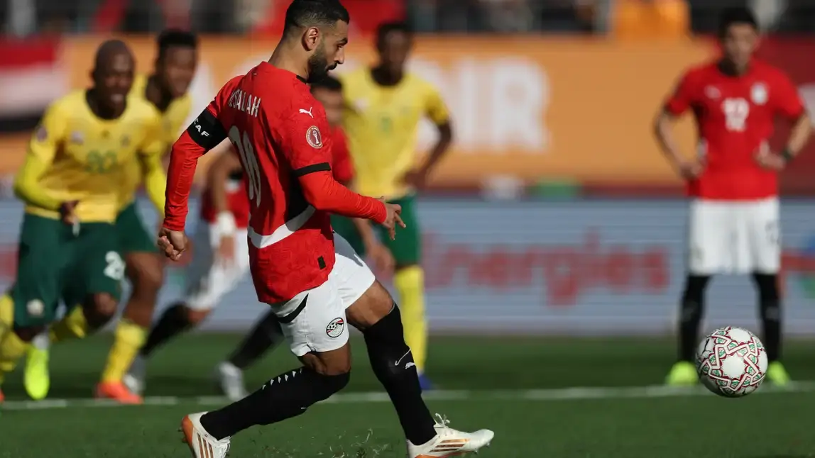 هدف صلاح من ركلة جزاء وطرد محمد هاني يمنحان الفراعنة فوزًا ملحميًا في المغرب