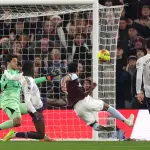 أستون فيلا يُسقط مانشستر يونايتد ويواصل التألق بين الكبار