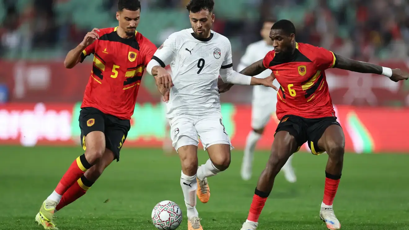 الفراعنة يبلغون ثمن النهائي بسبع نقاط وجنوب أفريقيا ترافقهم بعد فوز مثير على زيمبابوي