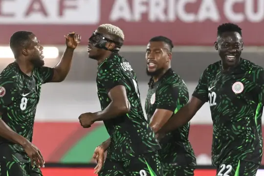 نيجيريا تكتسح موزمبيق برباعية وتتأهل إلى ربع نهائي أمم أفريقيا