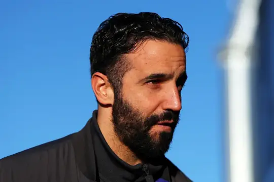 مانشستر يونايتد يُقيل روبن أموريم وينهي فترته القصيرة مع الفريق