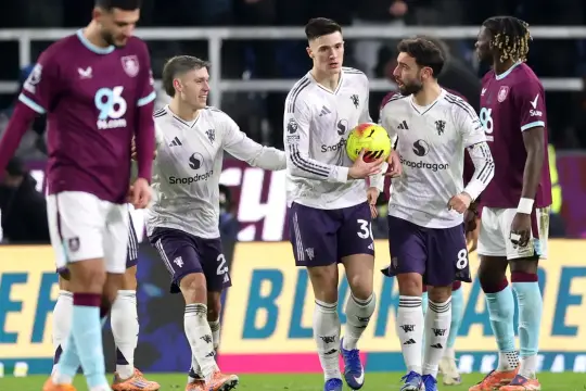 نيوكاسل يقلب الطاولة على ليدز بسباعية مثيرة ومانشستر يونايتد يتعثر أمام بيرنلي