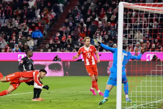 بايرن ميونيخ يكتسح فولفسبورغ بثمانية أهداف ومونشنغلادباخ يعود للانتصارات في البوندسليغا