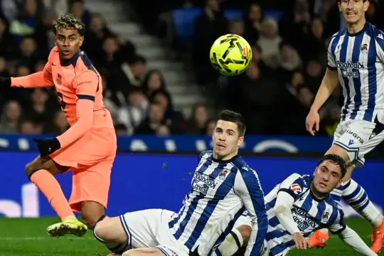 برشلونة يهدر الفرص ويسقط أمام ريال سوسيداد… وأتلتيكو وسيلتا يواصلان الانتصارات