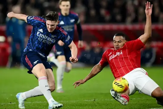 آرسنال يتعثر أمام نوتنغهام فورست ويتقاسم النقاط دون أهداف