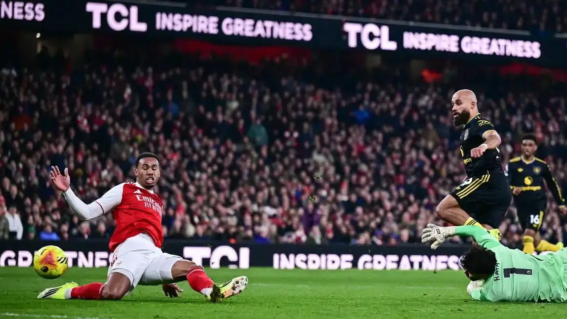 فوز مثير بثلاثية يمنح الشياطين الحمر المركز الرابع ويشعل صراع القمة