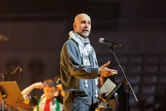 بيب غوارديولا يجدد دعمه للقضية الفلسطينية في فعالية خيرية ببرشلونة