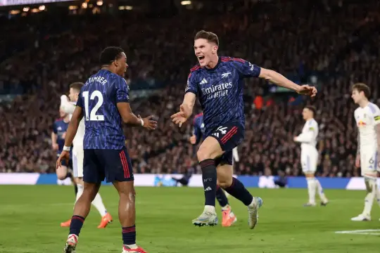 آرسنال يكتسح ليدز برباعية نظيفة ويعزز صدارته للدوري الإنجليزي