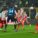 إنتر ميلان يعزز صدارته للدوري الإيطالي بفوز مريح على كريمونيزي