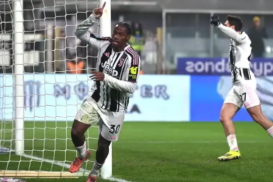 يوفنتوس يكتسح بارما برباعية ويواصل الزحف نحو المربع الذهبي