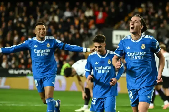 ريال مدريد ينتزع فوزًا صعبًا من ميستايا ويواصل مطاردة الصدارة