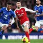 آرسنال يواصل التحليق في الصدارة وتشيلسي يتوهج بالهاتريك في جولة مليئة بالإثارة بالبريميرليغ