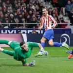 أتلتيكو مدريد يكتسح برشلونة 4-0 ويقترب من نهائي كأس إسبانيا