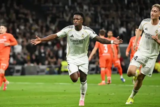 ريال مدريد يكتسح سوسيداد برباعية ويعتلي صدارة الليجا مؤقتًا