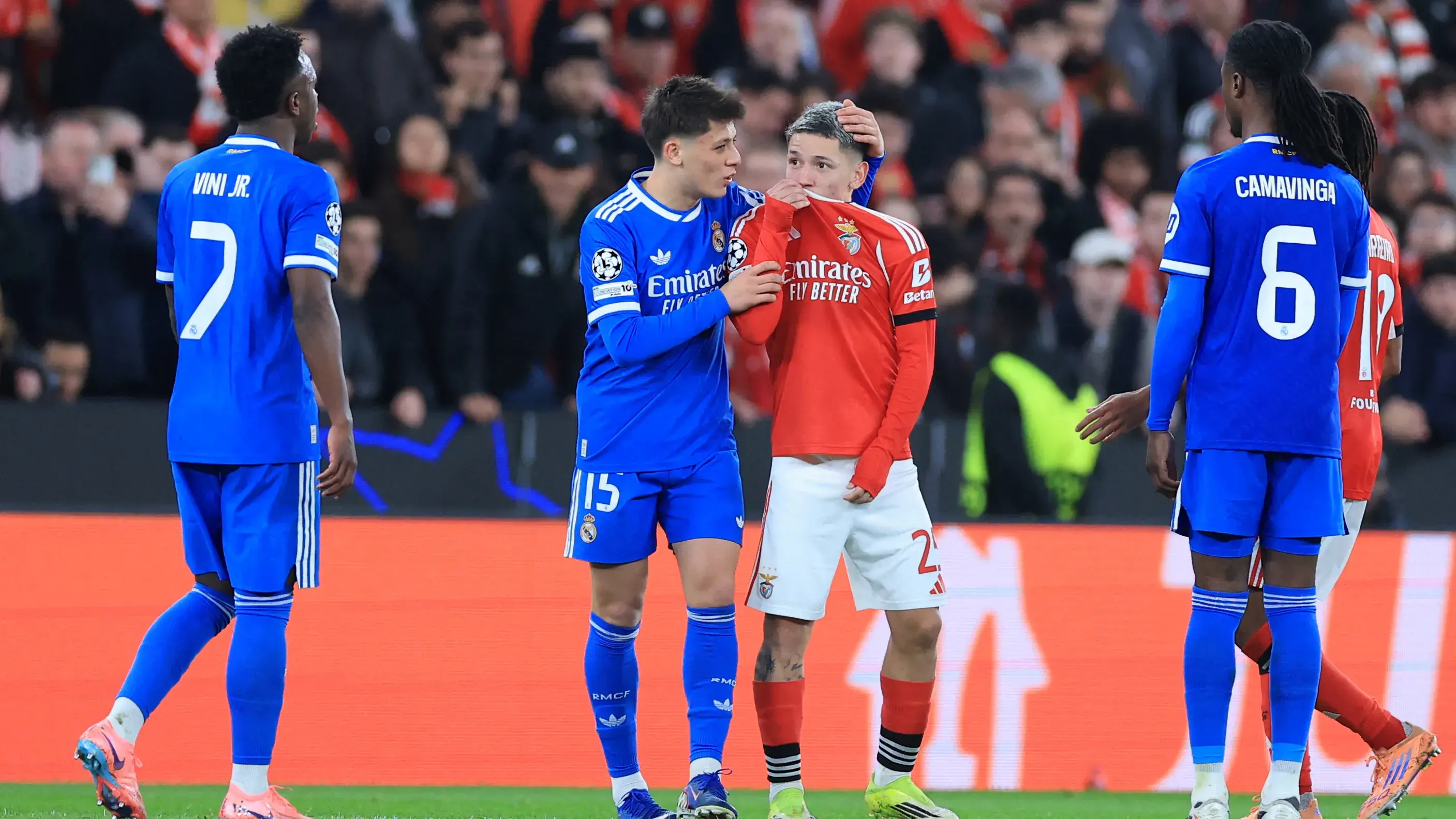 عقوبات من يويفا على بنفيكا بسبب أحداث مباراة ريال مدريد
