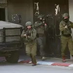 جيش الاحتلال ينفذ حملة اعتقالات واسعة في الضفة الغربية تشمل 40 فلسطينيًا