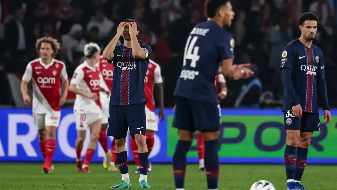 خسارة مفاجئة لفريق لويس إنريكي قبل مواجهة تشيلسي الأوروبية تمنح لانس فرصة تقليص الفارق