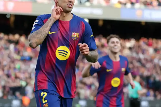 برشلونة يسحق إشبيلية بخماسية ويعزز صدارته للدوري الإسباني