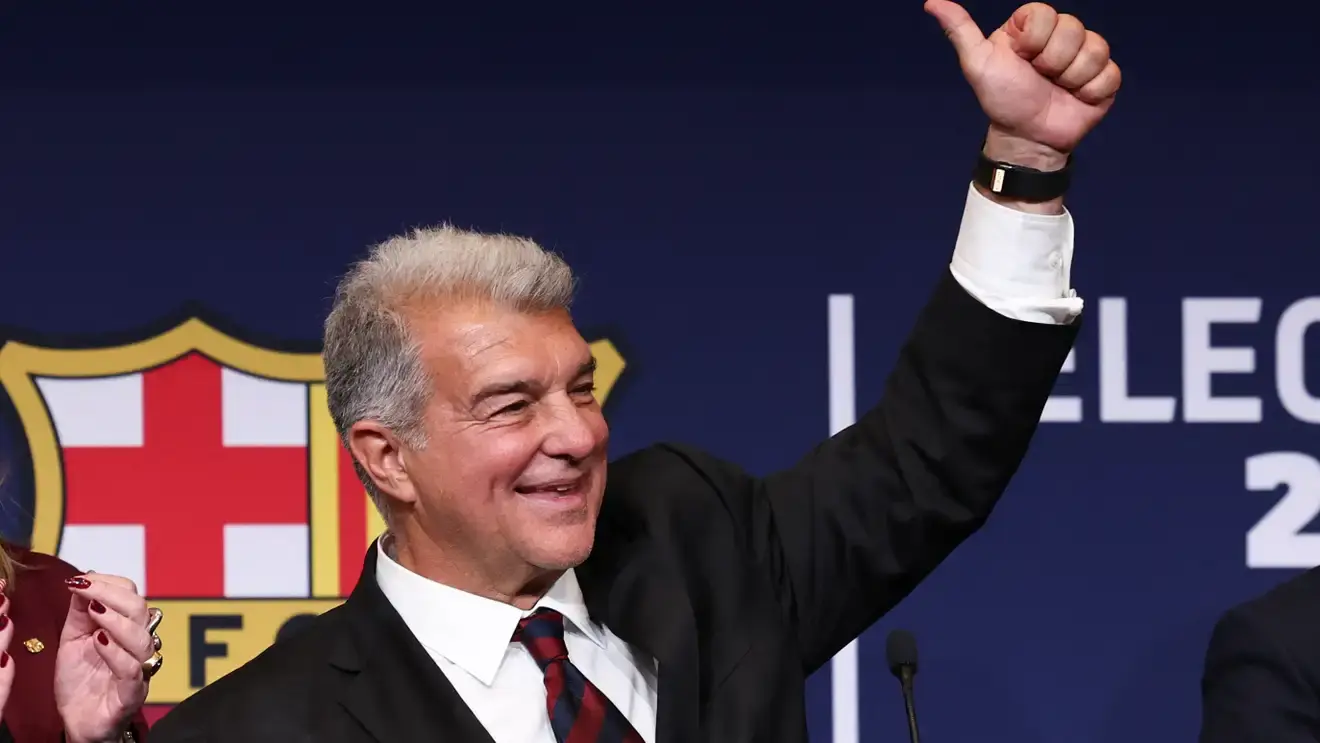 خوان لابورتا يحسم انتخابات رئاسة برشلونة ويضمن ولاية جديدة حتى 2031