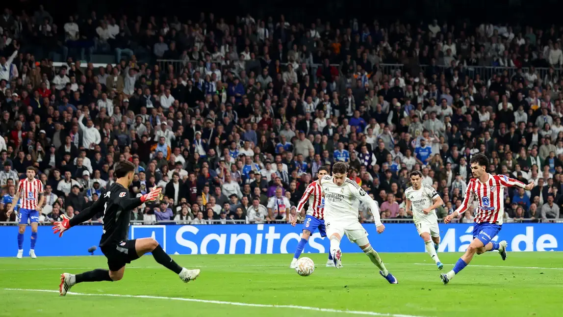 فينيسيوس يقود ريال مدريد لفوز مثير على أتلتيكو في ديربي مدريد