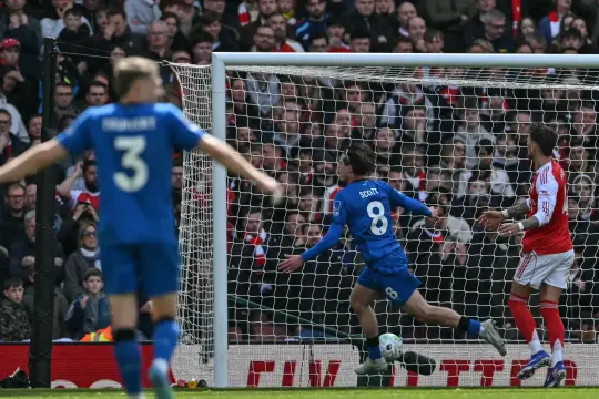 بورنموث يفجر مفاجأة مدوية ويُسقط آرسنال في عقر داره