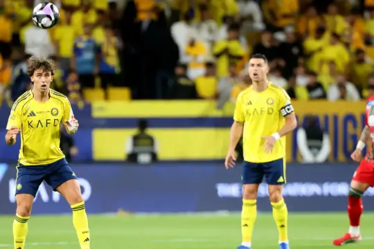 القادسية يفجر مفاجأة مدوية ويهزم النصر ويشعل صراع الصدارة في دوري روشن