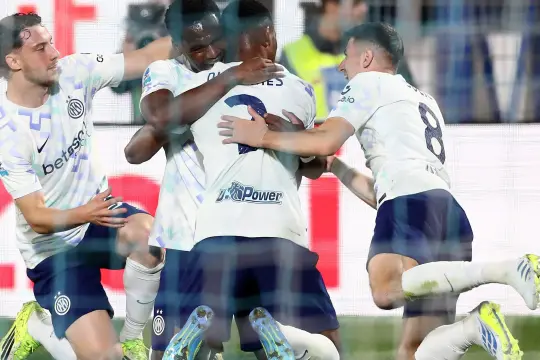 فيديو: إنتر ميلان يقلب الطاولة على كومو ويعزز صدارته للدوري الإيطالي