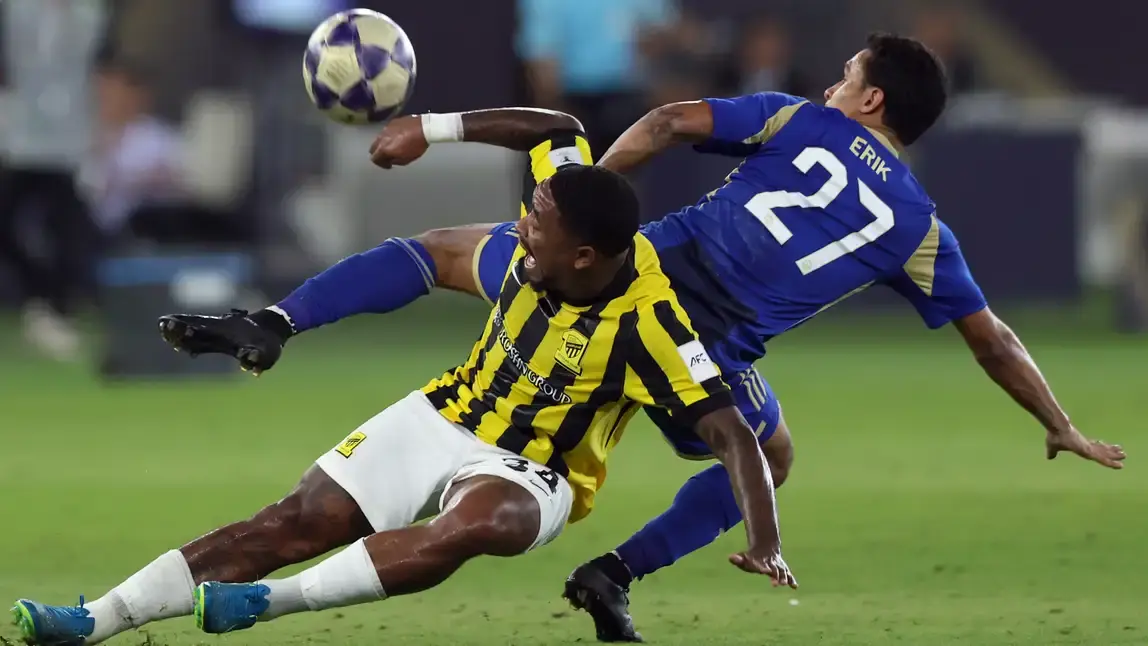 "العميد" يسقط بهدف عكسي ويُنهي موسمه القاري عند ربع النهائي وسط خيبة جماهيرية