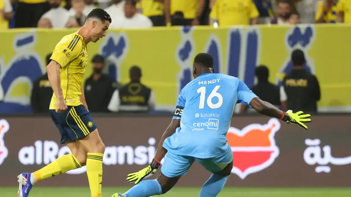 كريستيانو رونالدو وكينجسلي كومان يقودان الفوز ويضعان الفريق على أعتاب التتويج