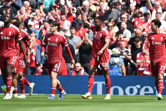 ليفربول يتعادل مع تشيلسي في قمة مثيرة بالدوري الإنجليزي