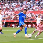 فيديو: فينيسيوس يقود ريال مدريد لفوز مثير على إشبيلية والجدل التحكيمي يخطف الأضواء