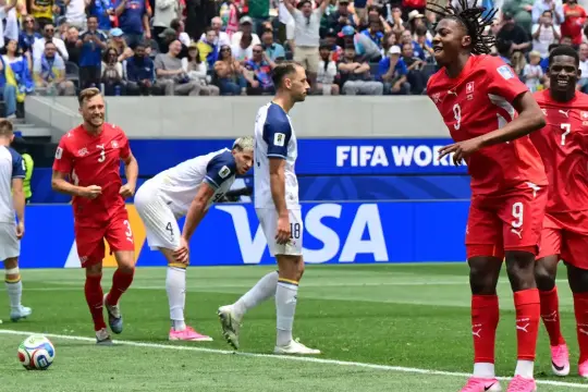 سويسرا تكتسح البوسنة برباعية وتنعش آمالها في مونديال 2026