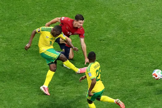 ركلة جزاء تنقذ جنوب أفريقيا أمام التشيك في تعادل مثير بكأس العالم