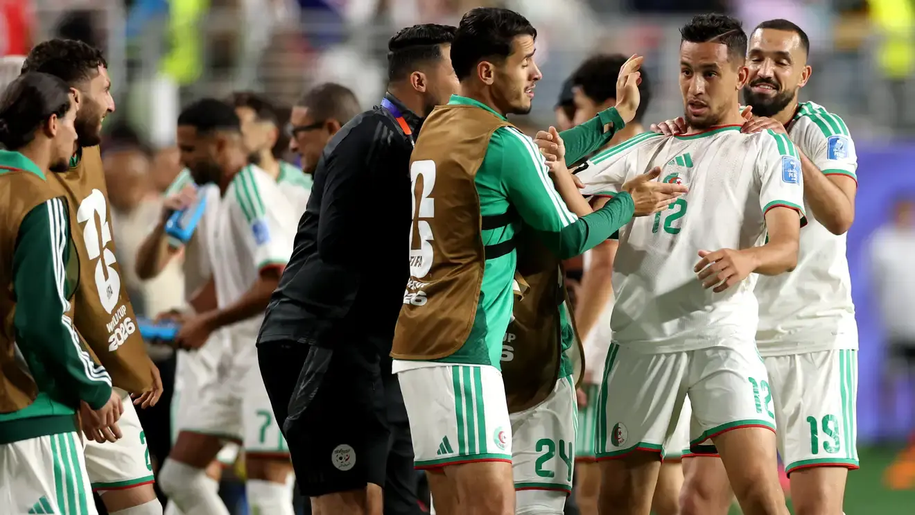 النشامى يكتبون التاريخ بهدف أول مونديالي قبل أن ينهاروا أمام ثنائية جزائرية في الشوط الثاني