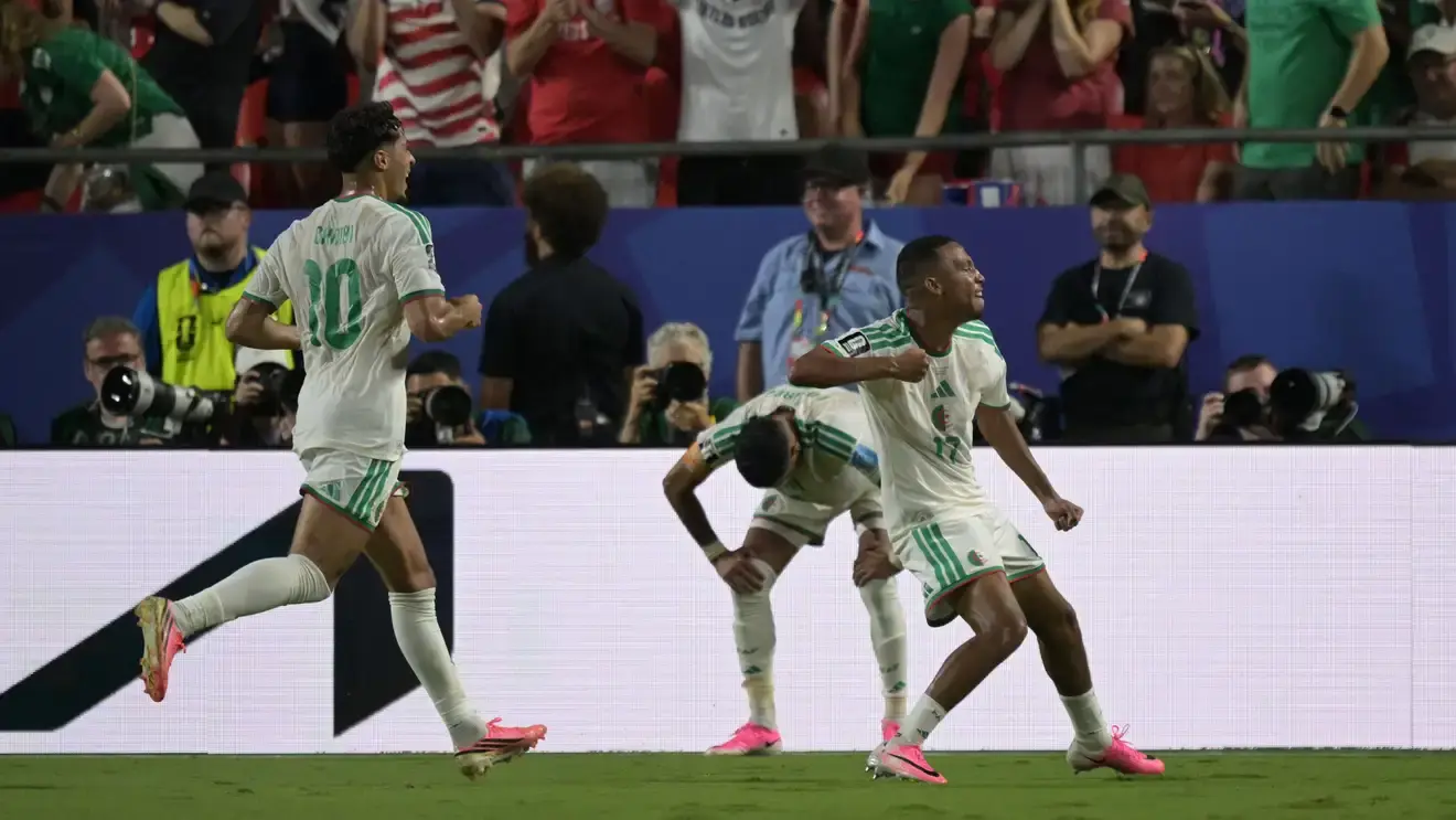 الجزائر تتأهل إلى دور الـ32 في كأس العالم 2026 بعد تعادل مثير مع النمسا