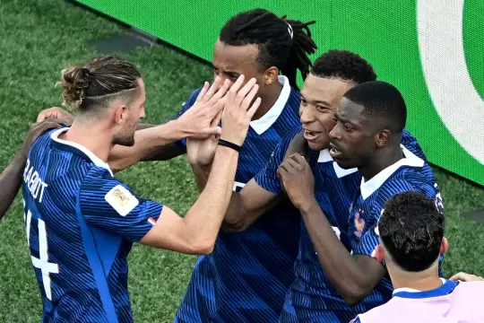 فرنسا تهزم باراجواي بهدف مبابي وتضرب موعدًا ناريًا مع المغرب في ربع نهائي المونديال
