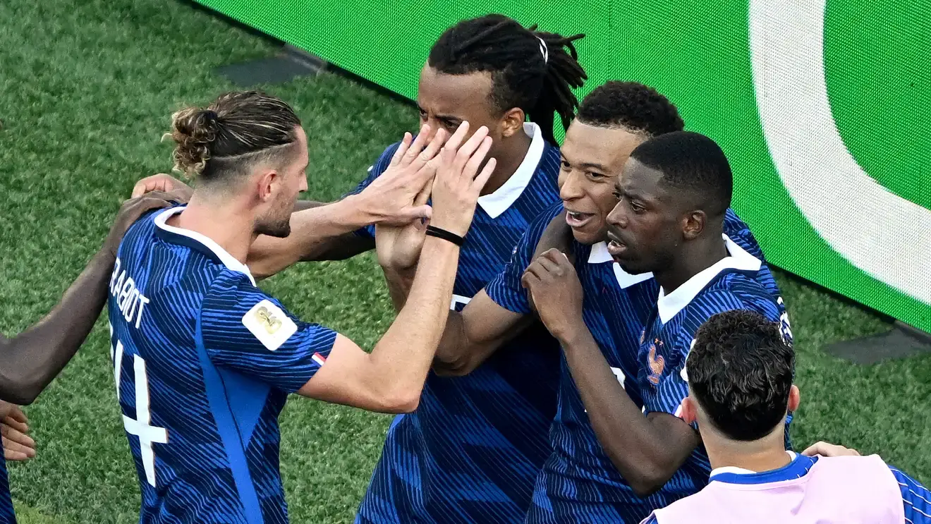 فرنسا تهزم باراجواي بهدف مبابي وتضرب موعدًا ناريًا مع المغرب في ربع نهائي المونديال