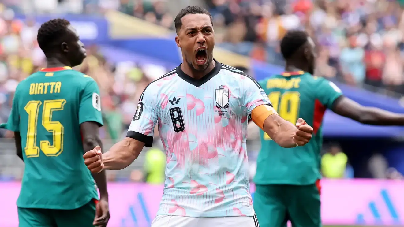 الشياطين الحمر يحولون تأخرهم بهدفين إلى فوز قاتل (3-2) بعد انتفاضة في الدقائق الأخيرة ليضربوا موعدًا مع الفائز من مواجهة الولايات المتحدة والبوسنة والهرسك.